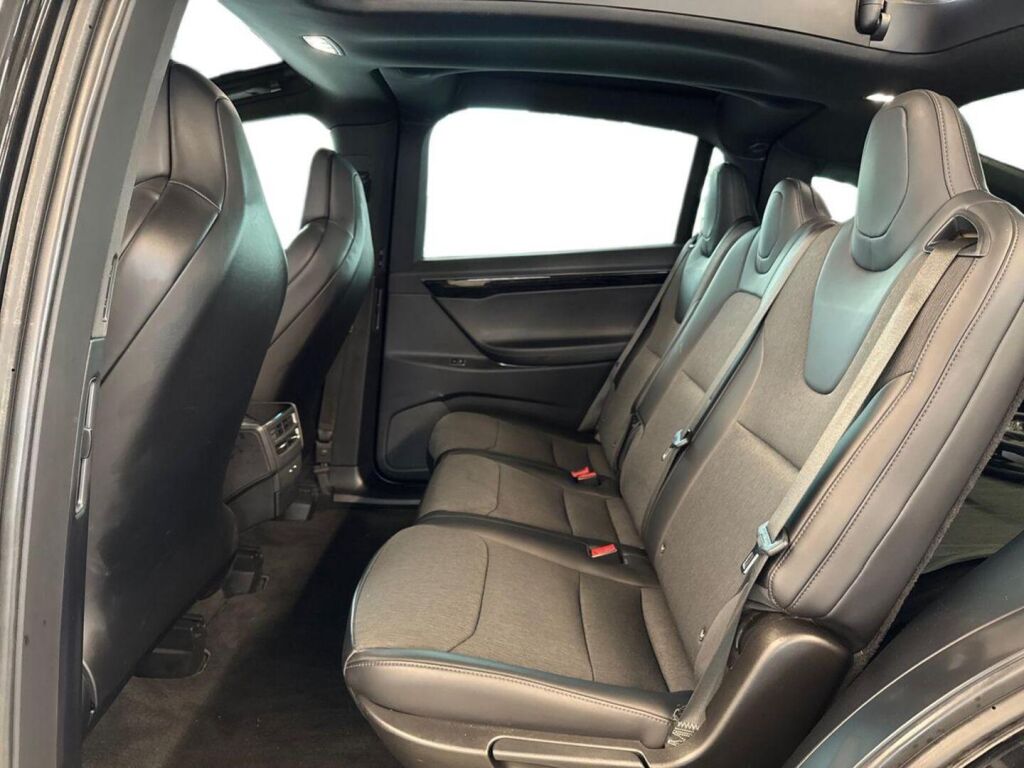 Tesla Model X 2018 Musta