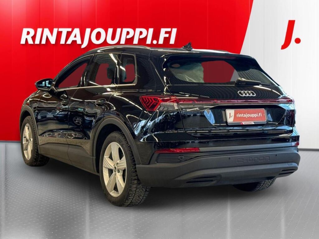 Audi Q4 e-tron 2023 Musta