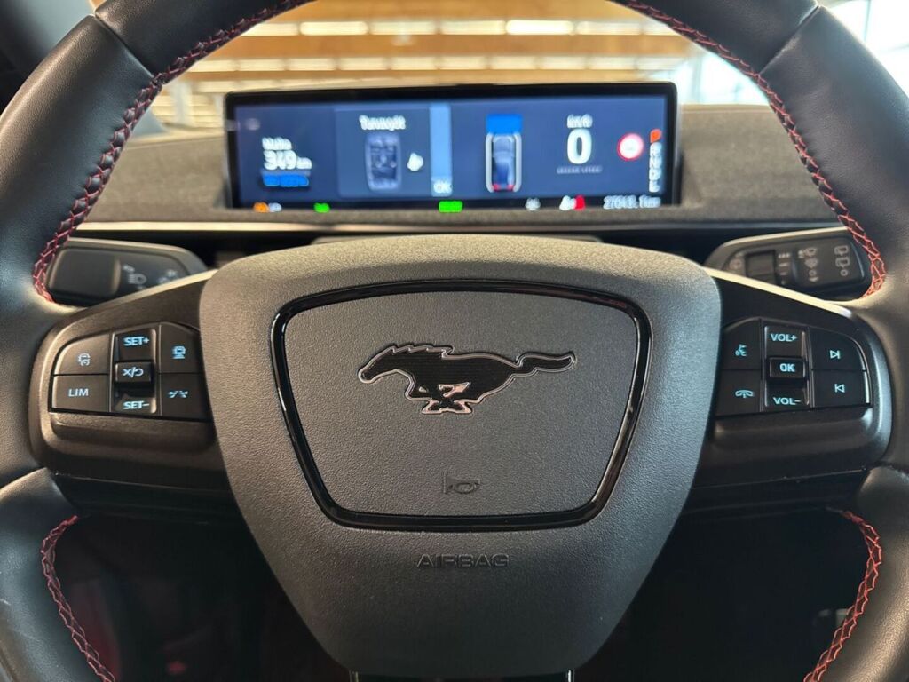 Ford Mustang Mach-E 2022 Space White