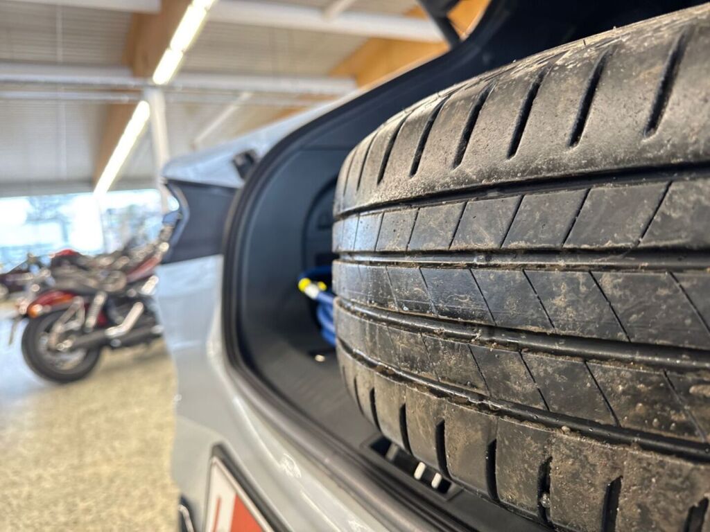 Ford Mustang Mach-E 2022 Space White