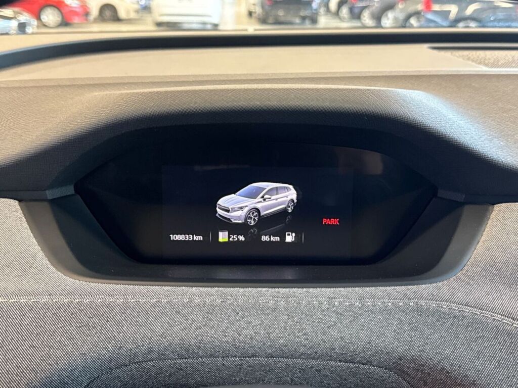 Skoda Enyaq 2022 Valkoinen