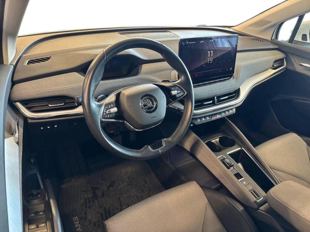 Skoda Enyaq 2022 Valkoinen