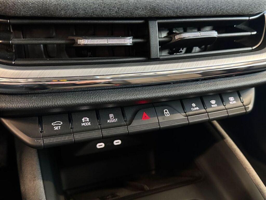 Skoda Enyaq 2022 Valkoinen