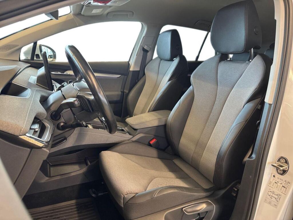 Skoda Enyaq 2022 Valkoinen