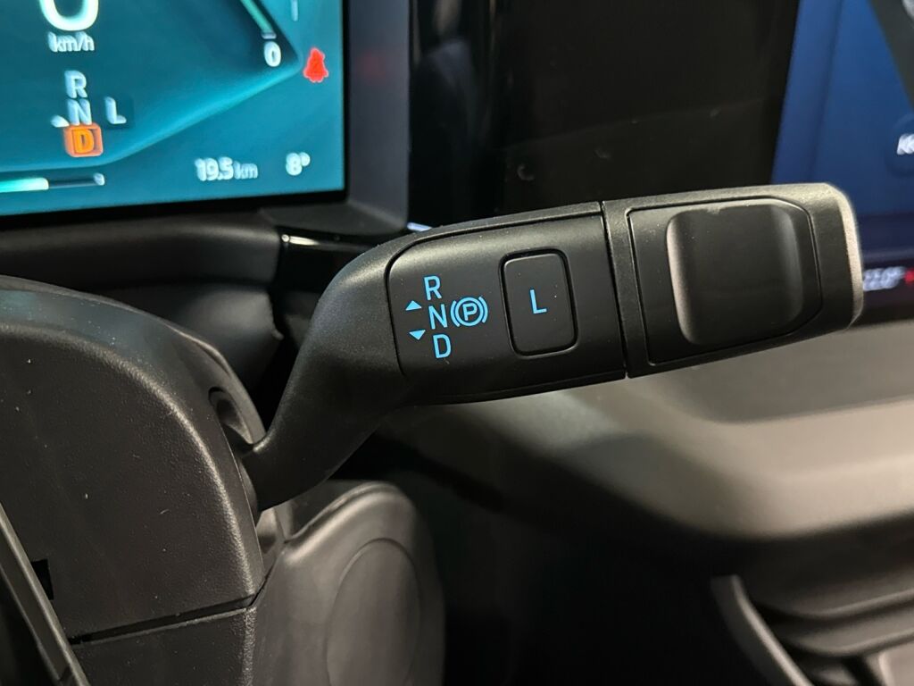 Ford Transit Courier 2026 Musta