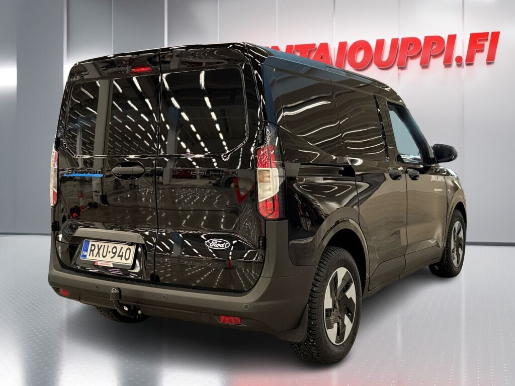 Ford Transit Courier 2026 Musta
