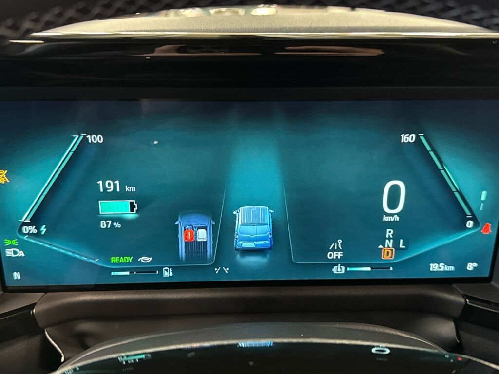 Ford Transit Courier 2026 Musta