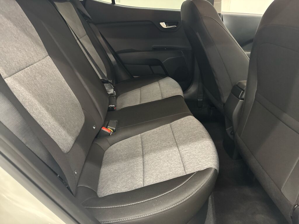 Kia Stonic 2026 Valkoinen