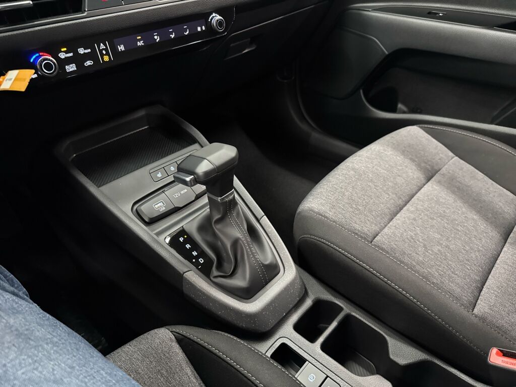 Kia Stonic 2026 Musta