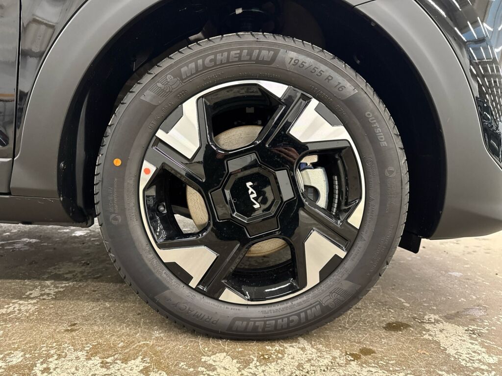 Kia Stonic 2026 Musta