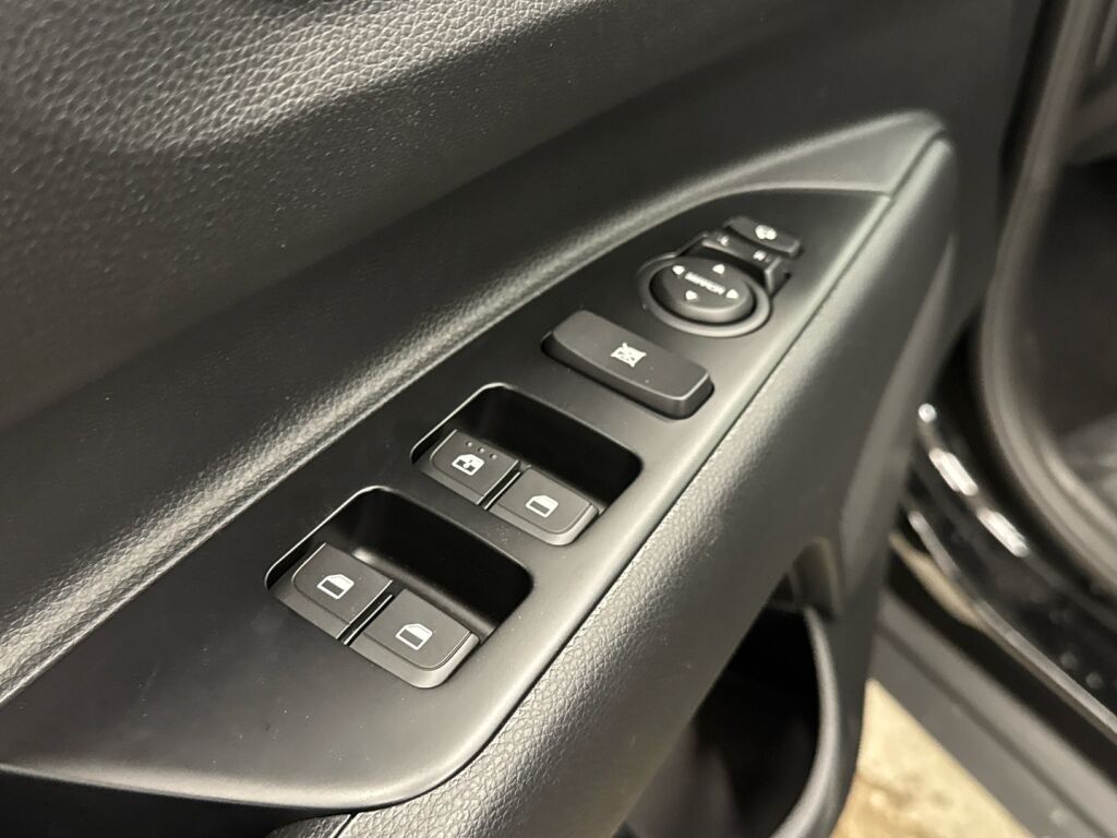 Kia Stonic 2026 Musta