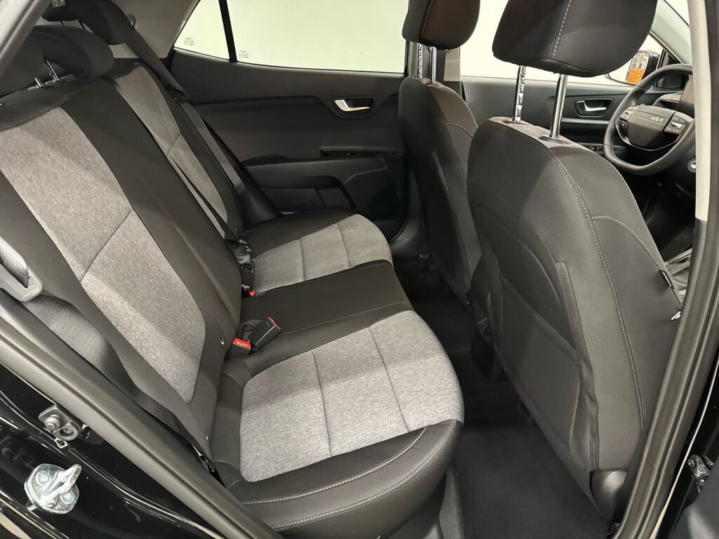 Kia Stonic 2026 Musta