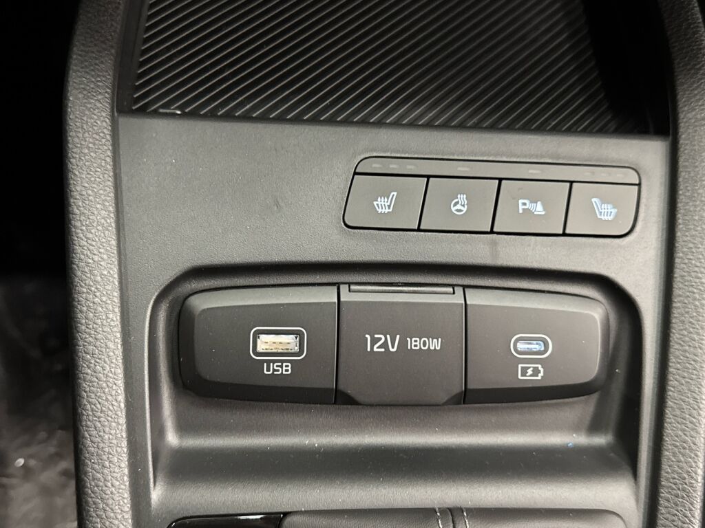 Kia Stonic 2026 Musta