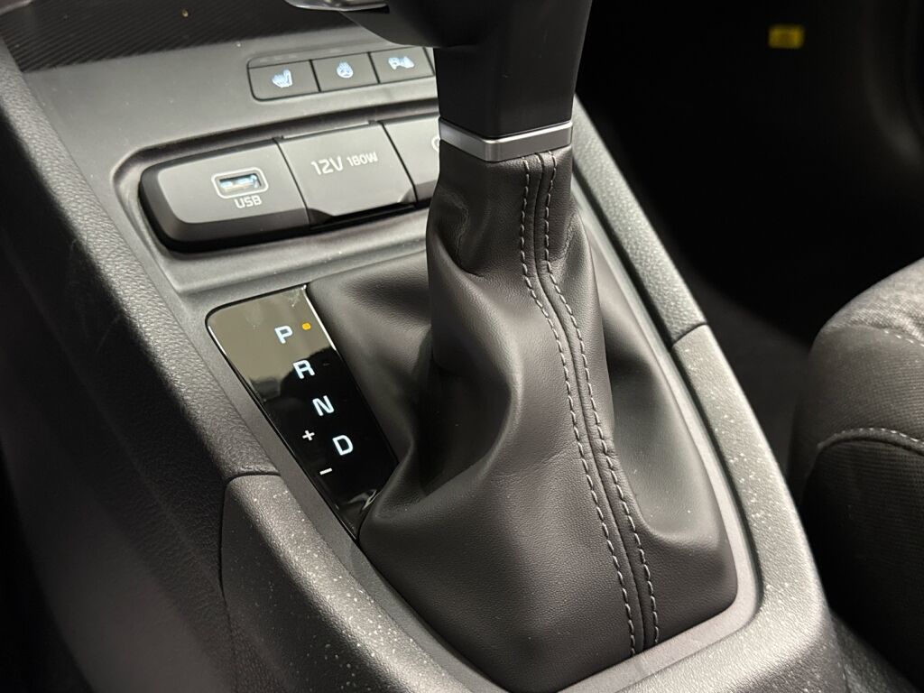 Kia Stonic 2026 Valkoinen