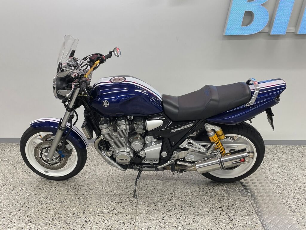 Yamaha XJR 2007 Musta