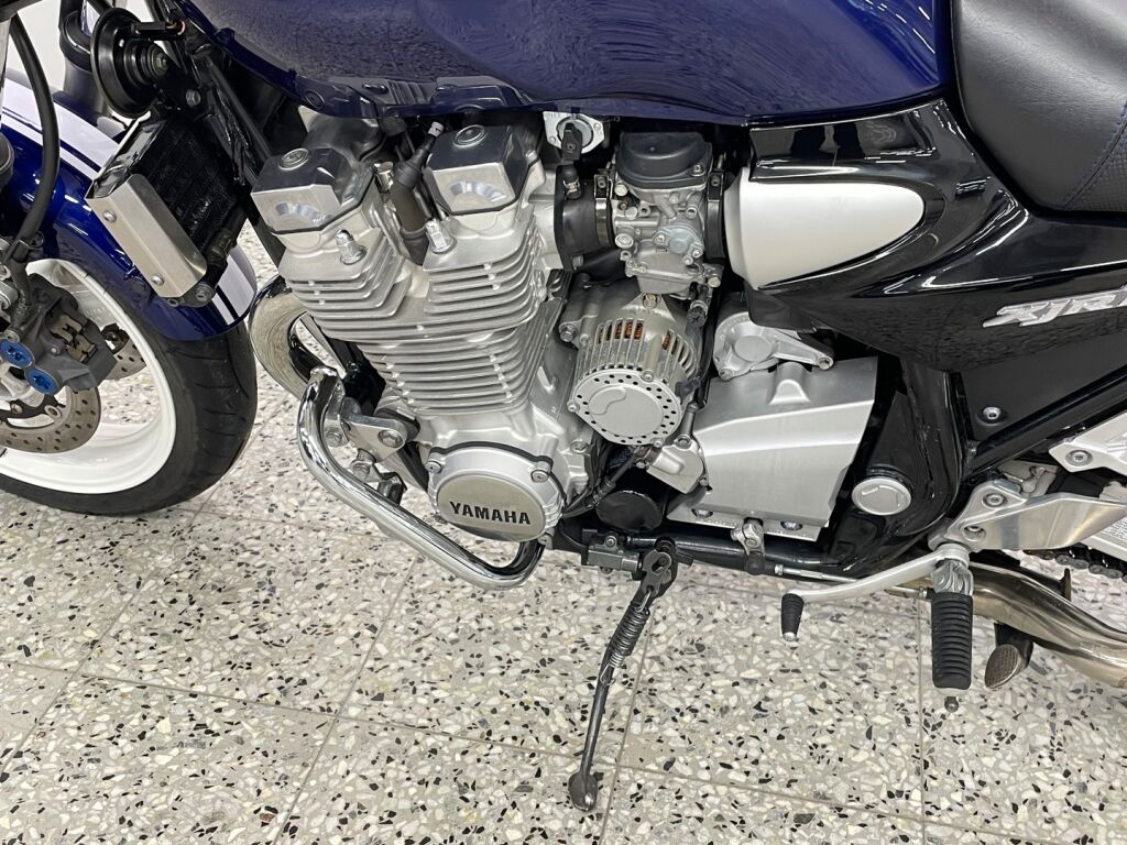 Yamaha XJR 2007 Musta