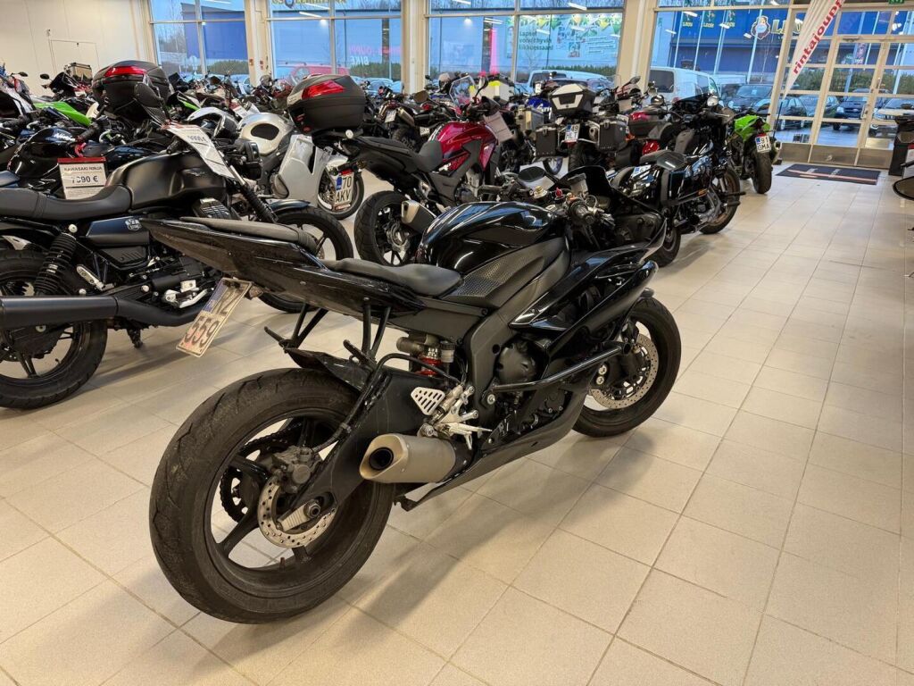 Yamaha YZF-R6 2006 MO V 33