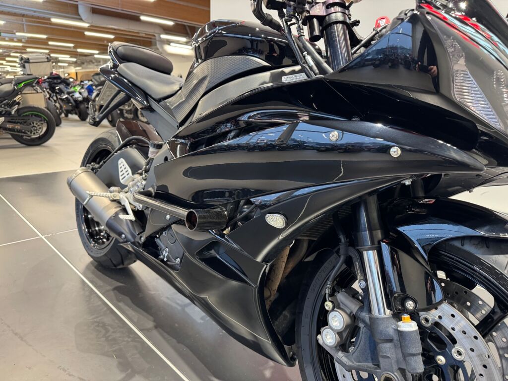 Yamaha YZF-R6 2006 MO V 33