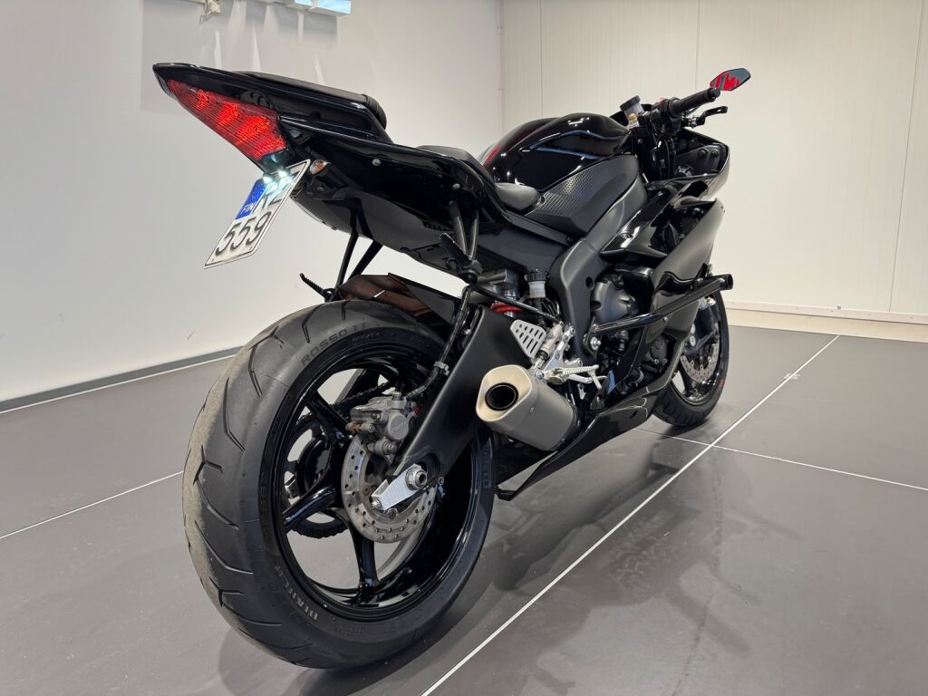 Yamaha YZF-R6 2006 MO V 33