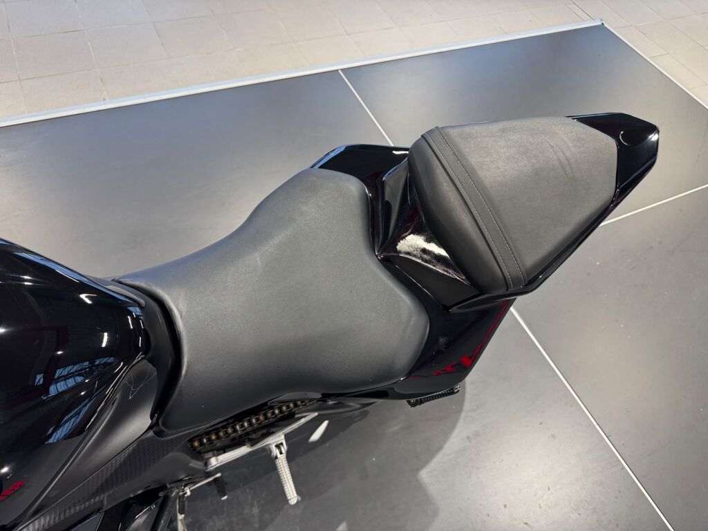 Yamaha YZF-R6 2006 MO V 33