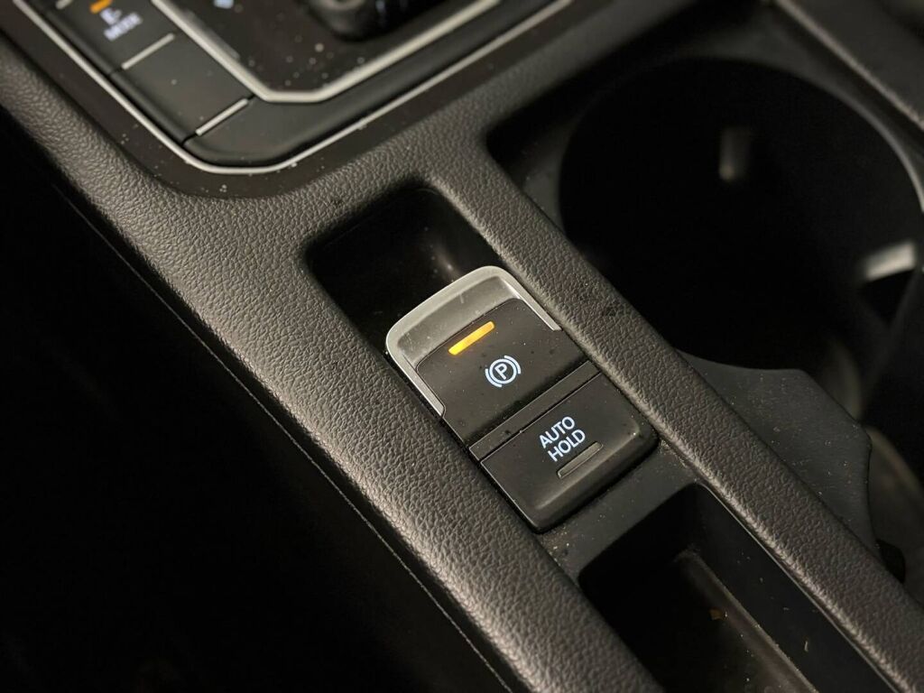 Volkswagen Passat 2017 Valkoinen