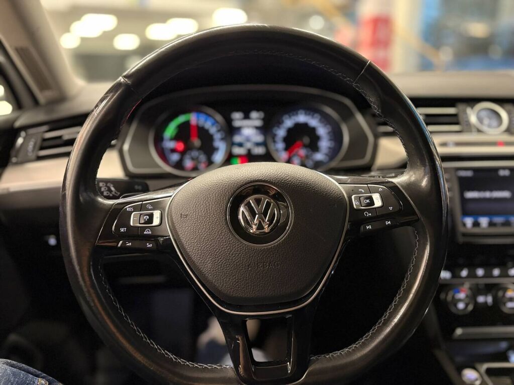 Volkswagen Passat 2017 Valkoinen
