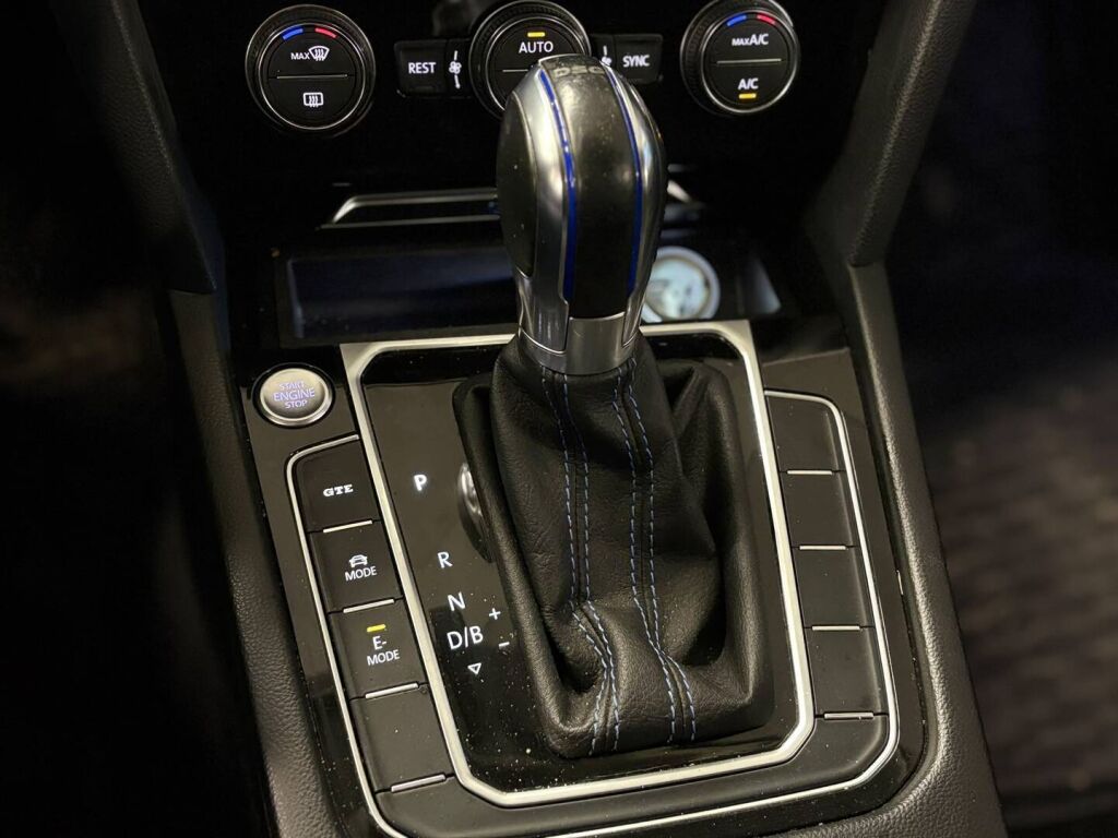 Volkswagen Passat 2017 Valkoinen