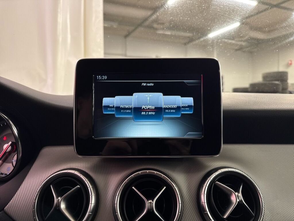 Mercedes-Benz CLA 2016 Valkoinen