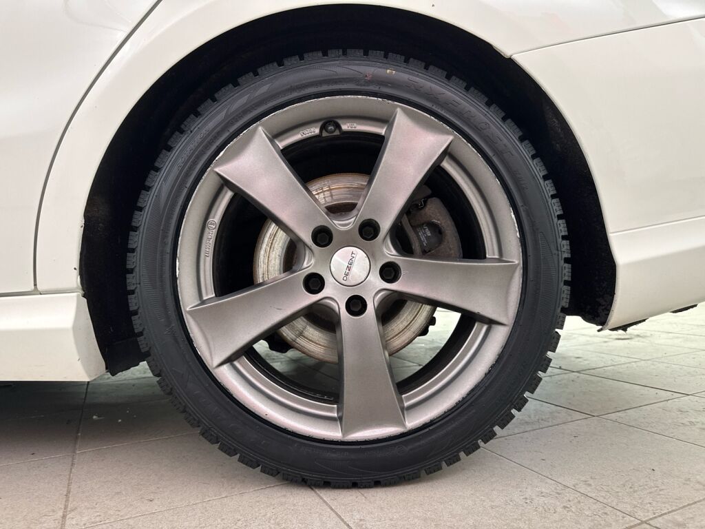 Mercedes-Benz CLA 2016 Valkoinen