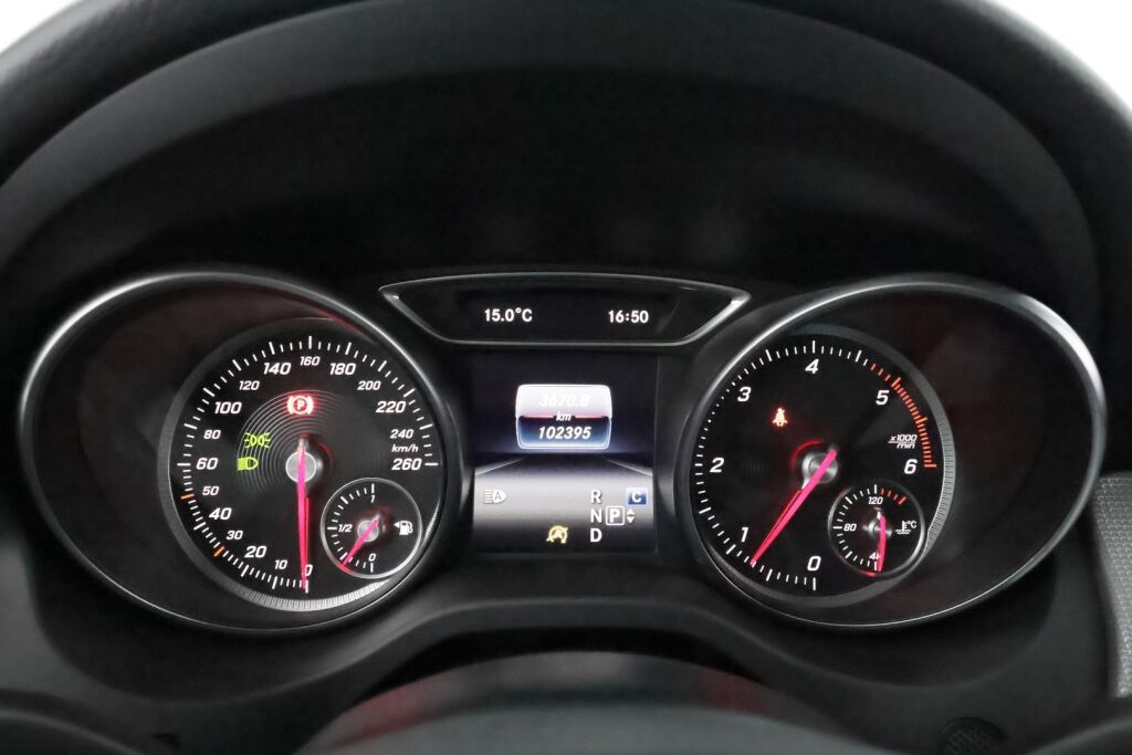 Mercedes-Benz CLA 2016 Musta