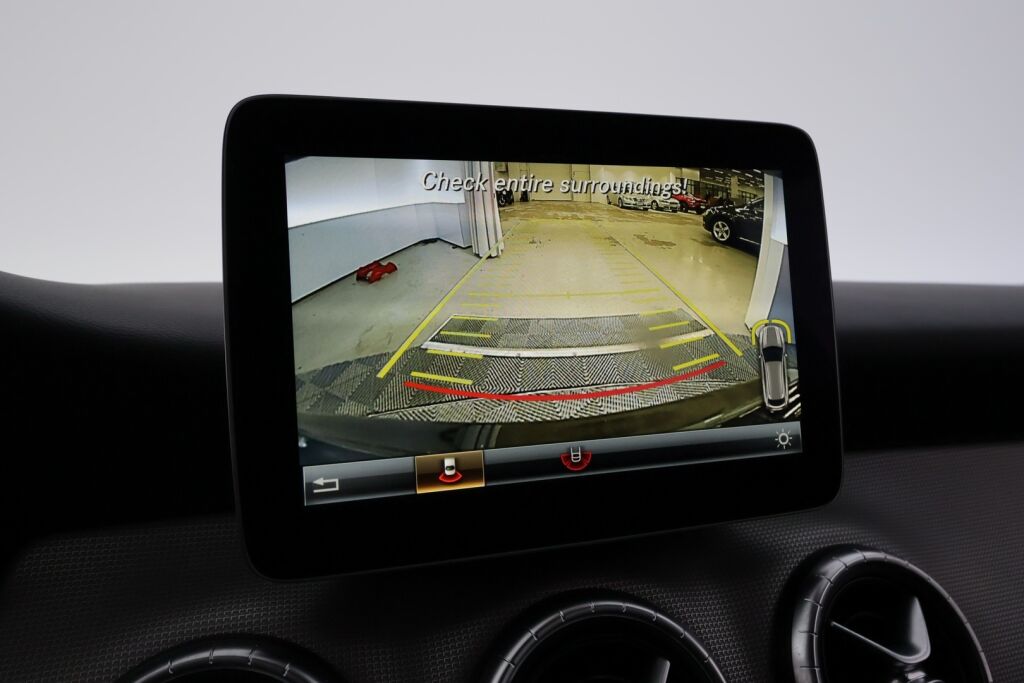 Mercedes-Benz CLA 2016 Musta