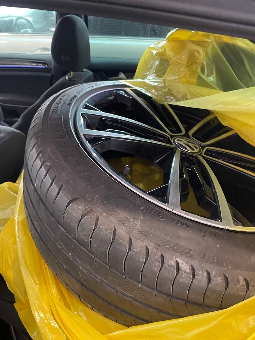 Volkswagen Golf 2016 Musta