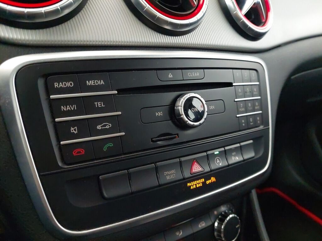 Mercedes-Benz CLA 2016 Musta