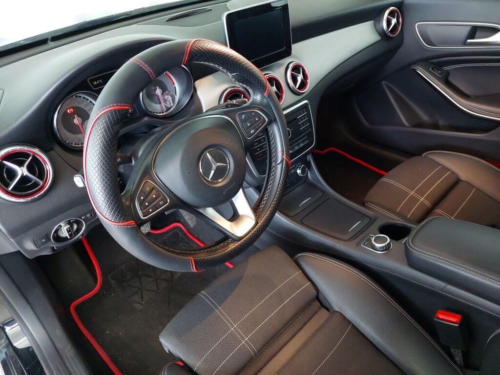 Mercedes-Benz CLA 2016 Musta