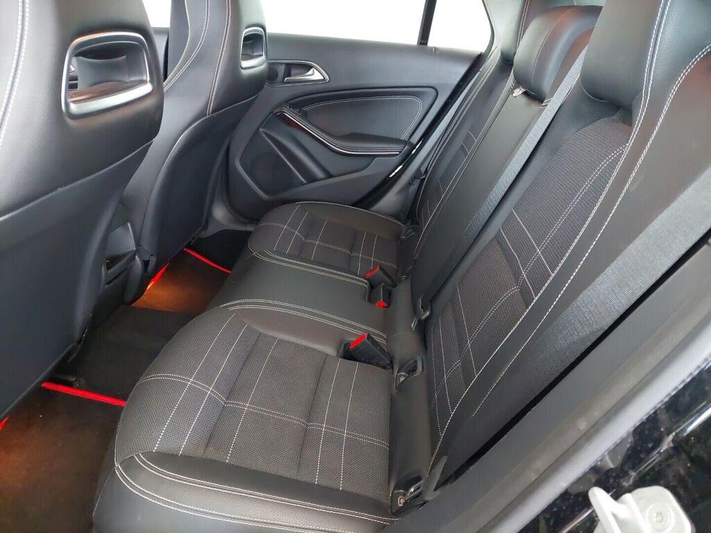 Mercedes-Benz CLA 2016 Musta