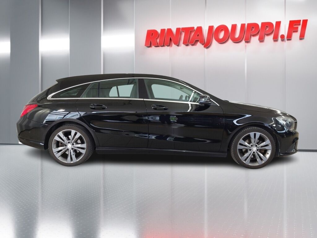 Mercedes-Benz CLA 2016 Musta