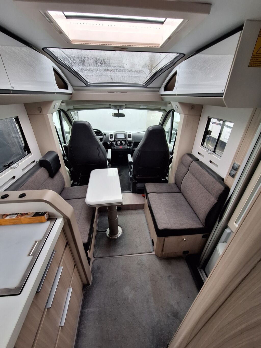 Adria Compact Supreme DL 2020 Harmaa