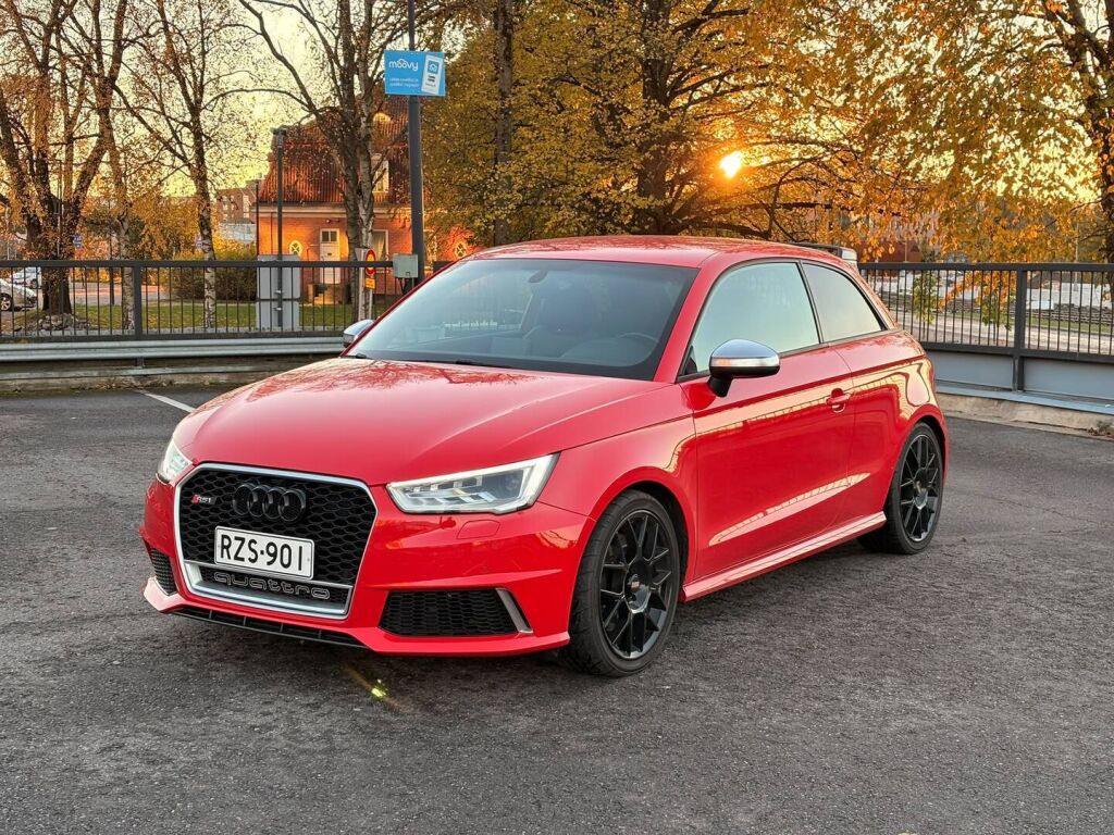 Audi S1 2015 Punainen