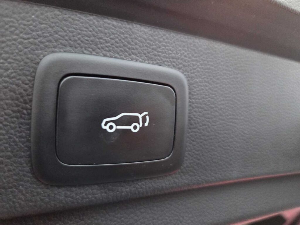 Mg Marvel R 2022 Valkoinen