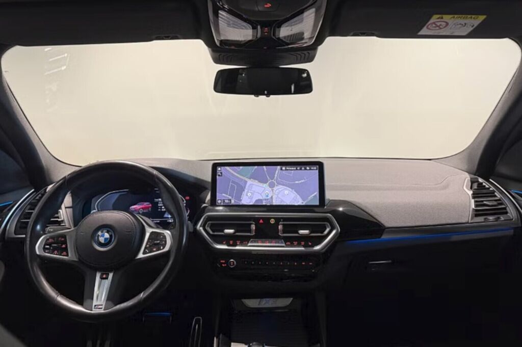 BMW iX3 2023 Punainen