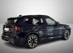 BMW iX3 2023 Musta (Carbon Black Metallic)