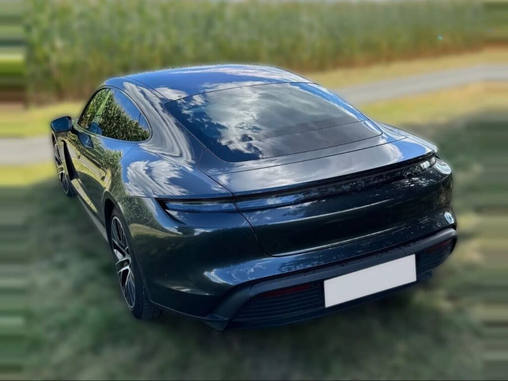 Porsche Taycan 2021 