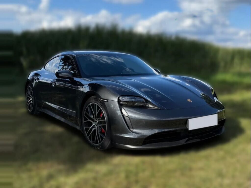 Porsche Taycan 2021 