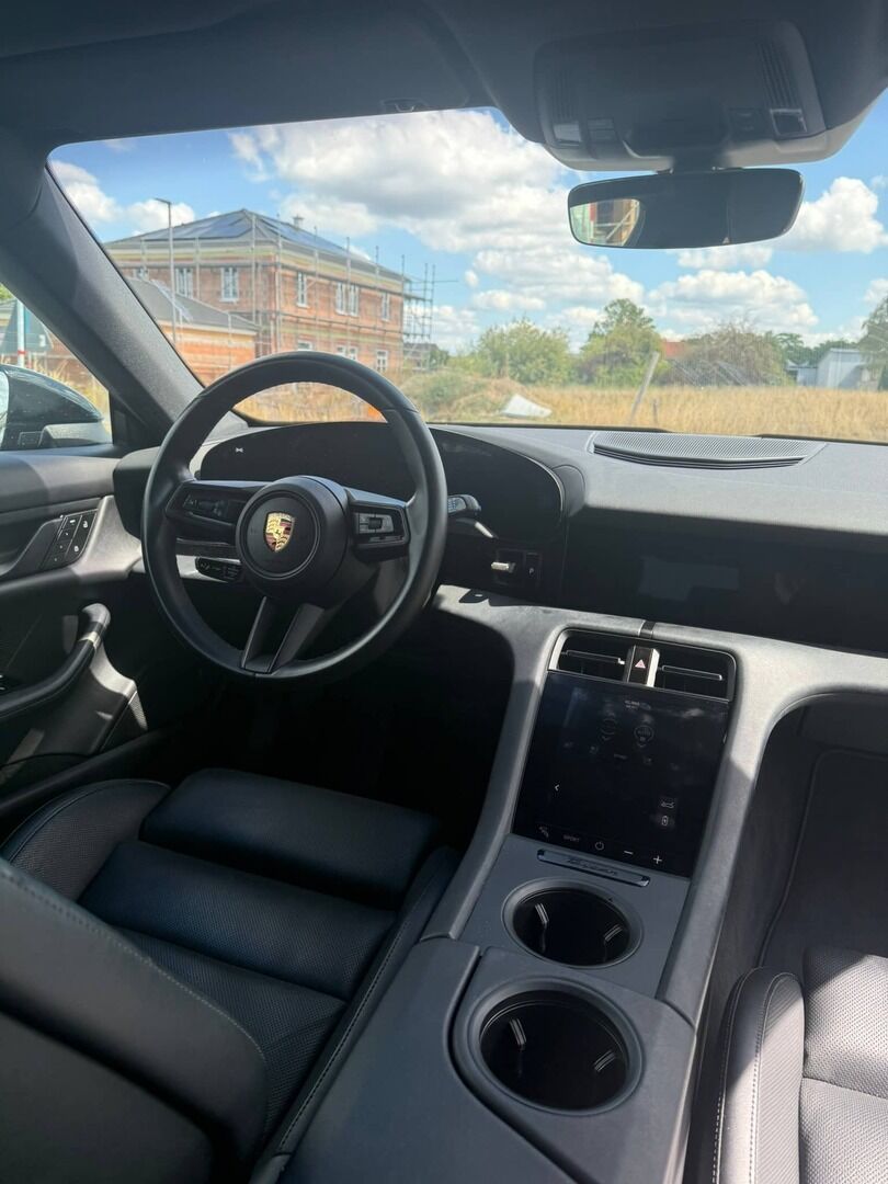 Porsche Taycan 2022 