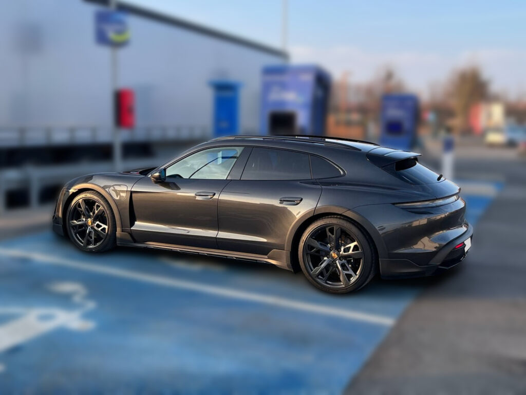 Porsche Taycan 2022 