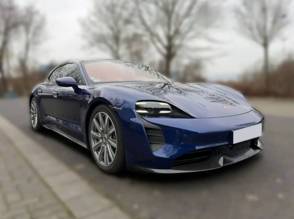 Porsche Taycan 2023 