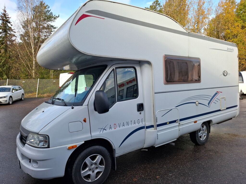Dethleffs ADVANTAGE A 5881 2005 Valkoinen