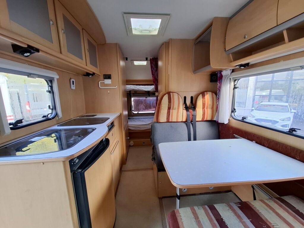 Dethleffs ADVANTAGE A 5881 2005 Valkoinen