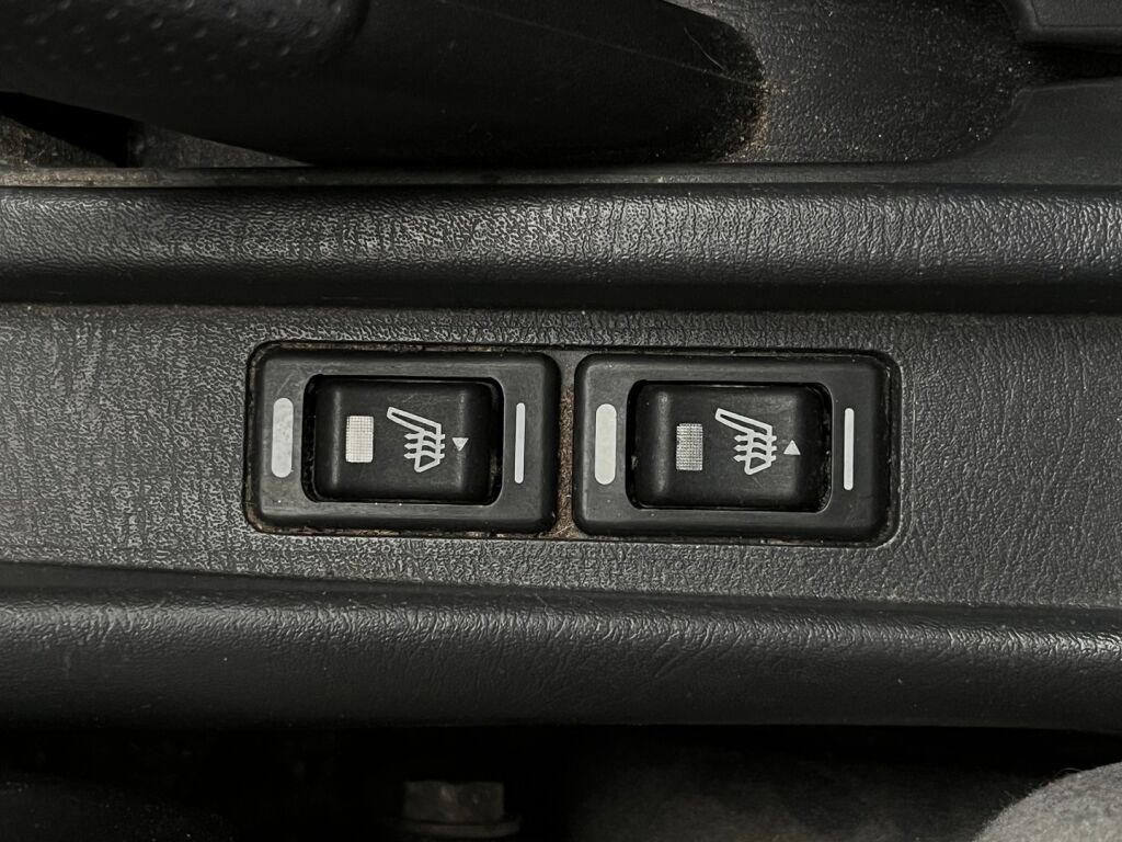 Nissan Almera 2002 Harmaa