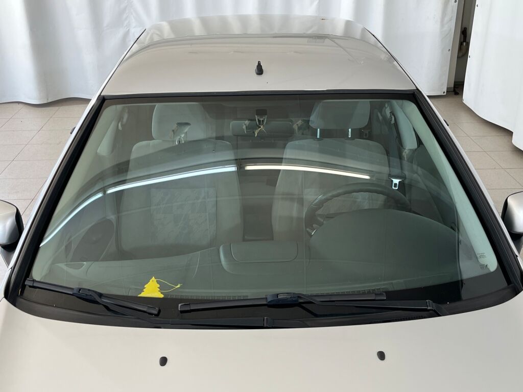 Nissan Almera 2002 Harmaa